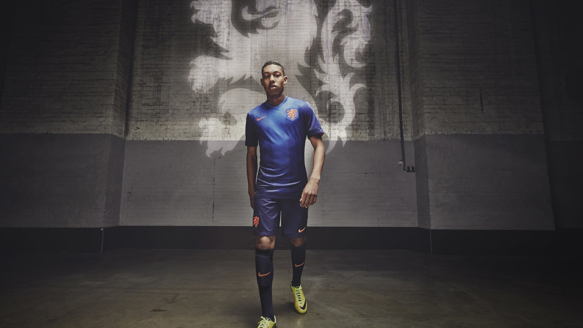 球门前的战国时代,富安健洋如何用一场比赛定义现代边后卫