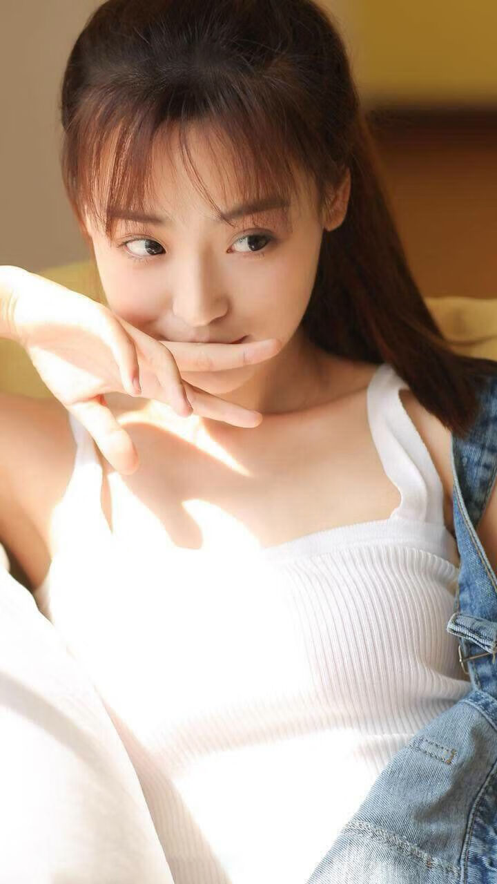 峡谷与绿茵的隔空交响，当库里与拉文同时点燃赛场